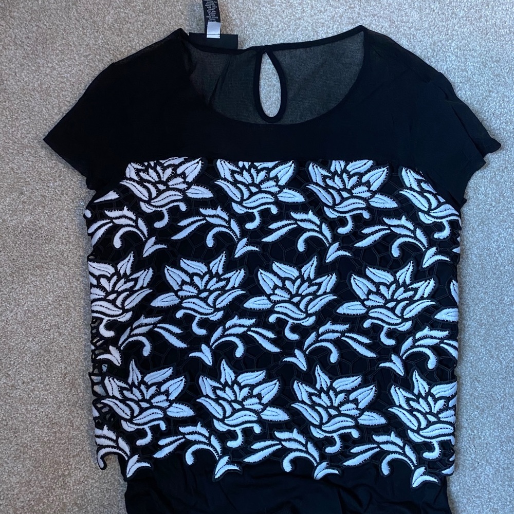 Black and white floral top!